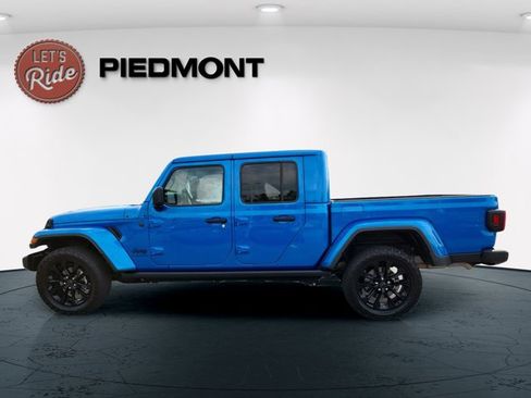 Certified 2024 Jeep Gladiator Sport image 8