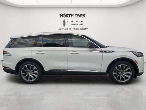New 2026 Lincoln Aviator Reserve RWD image 6