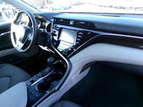 Used 2018 Toyota Camry LE image 28