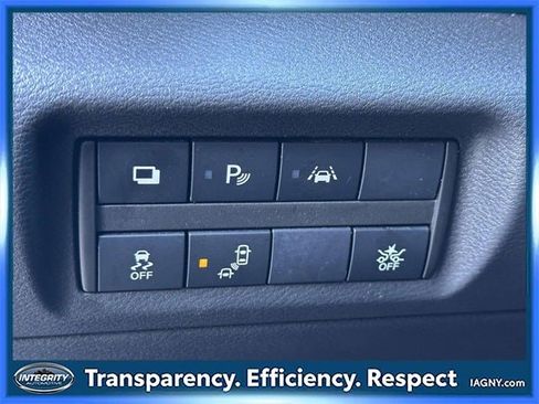 Used 2021 Nissan Kicks S image 18