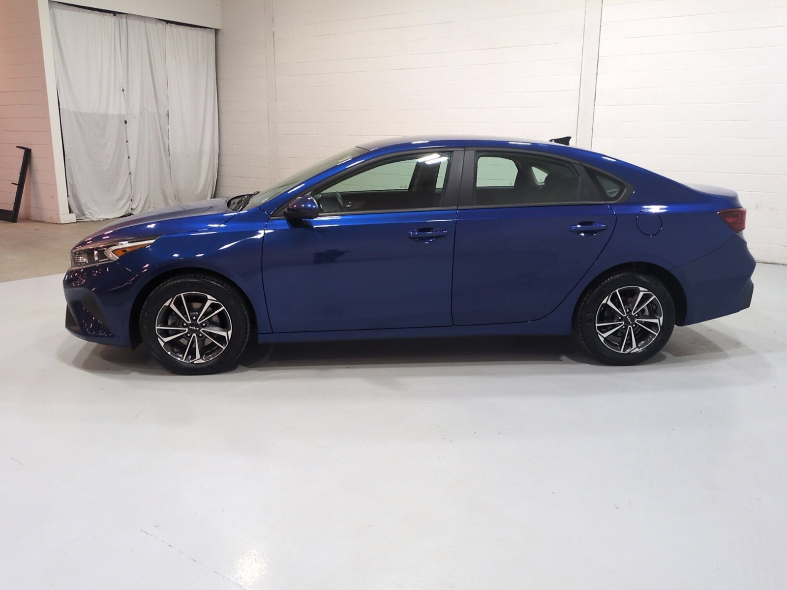 Certified 2024 Kia Forte LXS FWD image 6