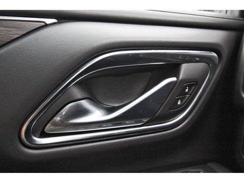 Used 2024 Chevrolet Suburban LT image 20