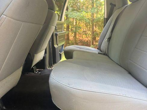 Used 2015 RAM 1500 Express RWD image 11