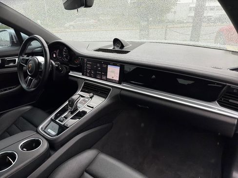Used 2018 Porsche Panamera 4 AWD/4WD image 17
