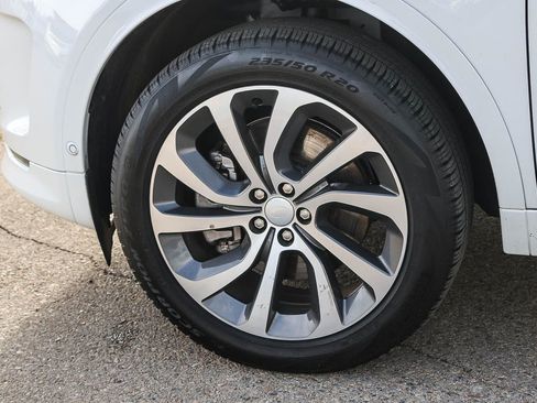 Used 2024 Land Rover Discovery Sport S image 9