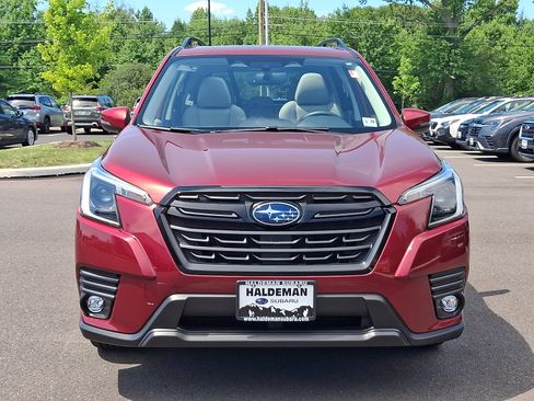 Certified 2024 Subaru Forester Limited AWD/4WD image 2