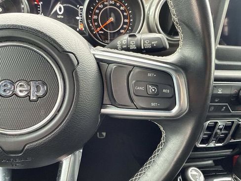 Used 2019 Jeep Wrangler Unlimited Sahara image 16