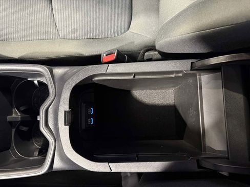 Used 2022 Toyota RAV4 LE image 32