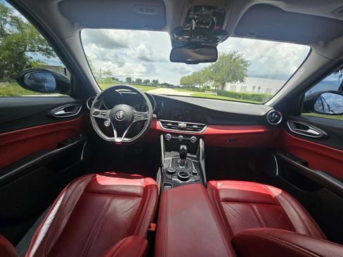 Used 2019 Alfa Romeo Giulia w/ Quick Order Package 22K Sport image 30