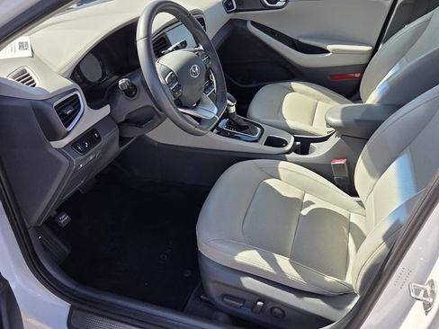 Used 2017 Hyundai Ioniq Limited FWD image 9
