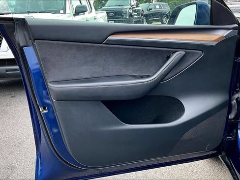 Used 2023 Tesla Model Y Long Range AWD/4WD image 21