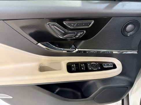 Used 2025 Lincoln Corsair Reserve w/ Equipment Group 202A image 12