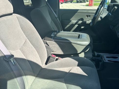 Used 2004 Chevrolet Silverado 1500 LS w/ Light Duty Power Package RWD image 6