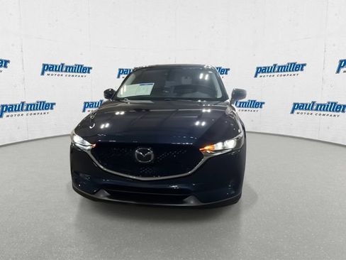 Used 2018 MAZDA CX-5 Touring w/ Preferred Equipment Package FWD image 4