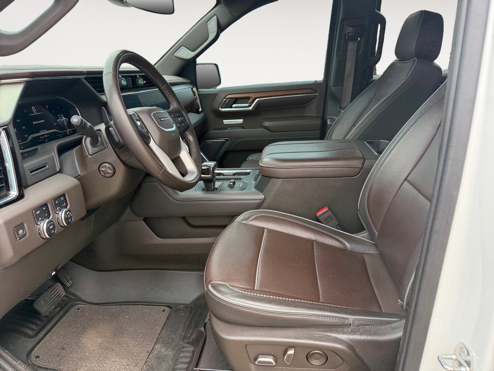 Used 2023 GMC Sierra 1500 Denali AWD/4WD image 9