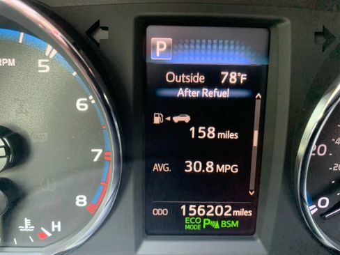 Used 2016 Toyota RAV4 Limited image 12