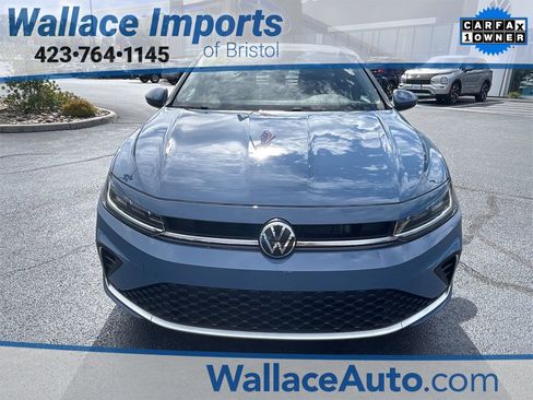 Certified 2025 Volkswagen Jetta SE image 2