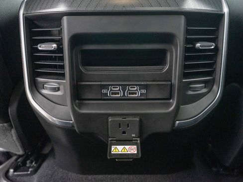Used 2025 RAM 1500 Big Horn AWD/4WD image 29