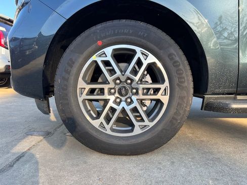 New 2026 Ford Expedition Active image 24