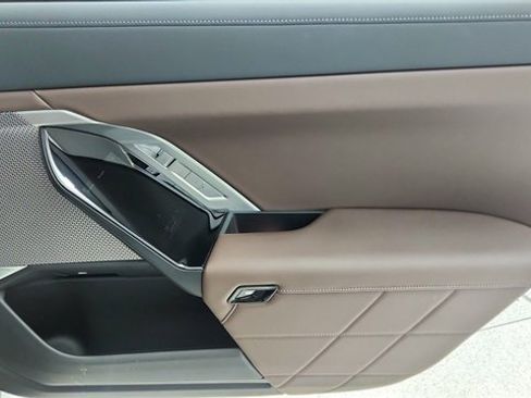 Used 2024 BMW 740i image 27