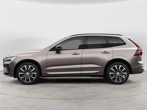 Certified 2024 Volvo XC60 B5 Plus AWD/4WD image 4