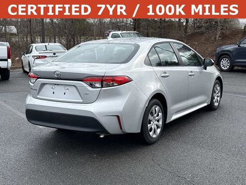 Used 2025 Toyota Corolla LE image 2