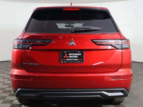 New 2026 Mitsubishi Outlander ES image 12
