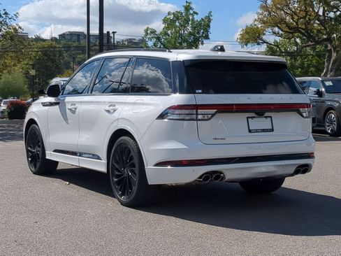 New 2025 Lincoln Aviator Reserve w/ Jet Appearance Package image 5