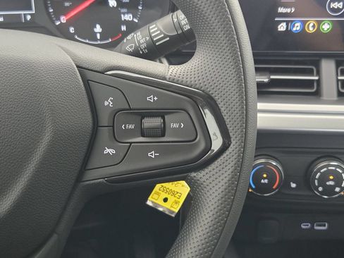 New 2026 Chevrolet Trax LS w/ LS Convenience Package FWD image 31