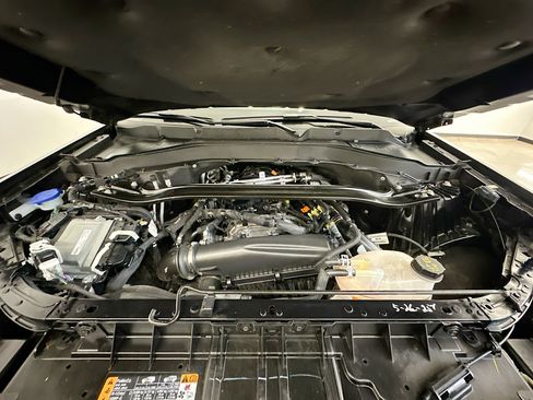 Used 2025 Ford Explorer ST-Line image 36