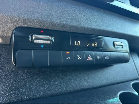 Used 2023 Mercedes-Benz Sprinter 2500 image 25