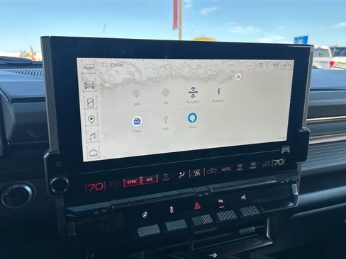 Used 2025 GMC Hummer EV 2X w/ LPO, Sport Package image 17