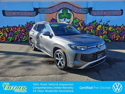 Certified 2025 Volkswagen Tiguan SE w/ Panoramic Sunroof Package image 1