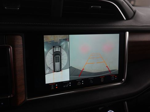 Used 2023 GMC Yukon XL Denali Ultimate image 24