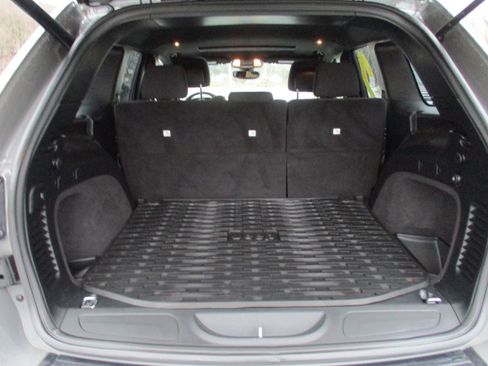 Used 2020 Jeep Grand Cherokee Laredo image 14