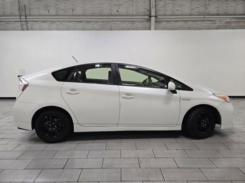 Used 2013 Toyota Prius Three w/ Solar Roof Pkg image 15
