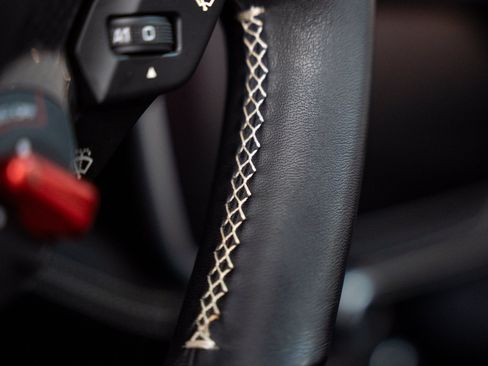 Used 2020 Ferrari Portofino RWD image 46
