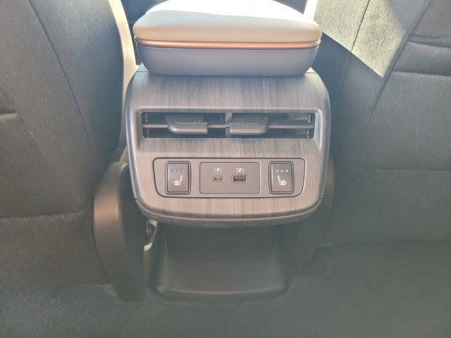 Certified 2023 Nissan Ariya FWD image 17