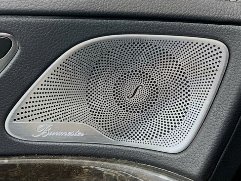 Used 2017 Mercedes-Benz S 550 Sedan w/ Premium Package image 15