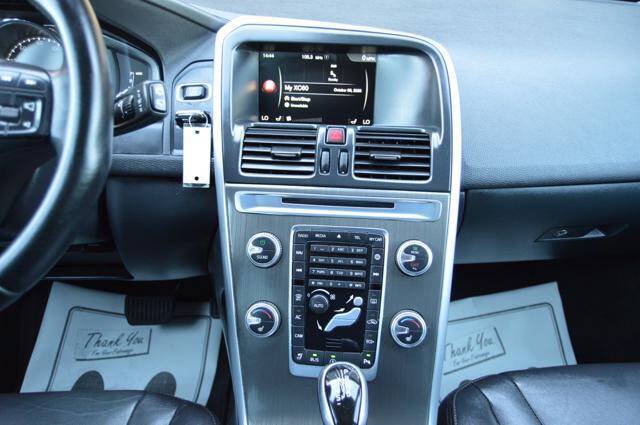 Used 2015 Volvo XC60 T5 Premier w/ Proximity Package FWD image 21