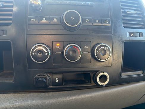 Used 2014 Chevrolet Silverado 2500 W/T image 40