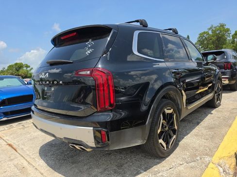 Certified 2024 Kia Telluride S FWD image 16