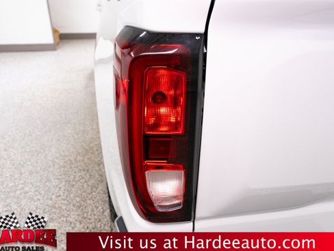 Used 2024 GMC Sierra 1500 SLE w/ X31 Off-Road Package AWD/4WD image 9