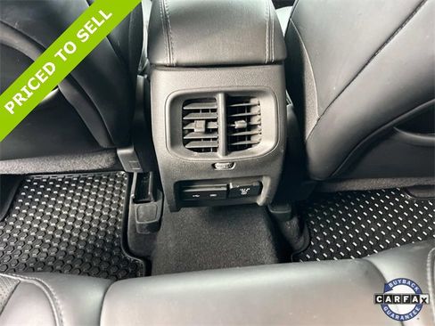 Used 2019 Jeep Cherokee Limited image 17