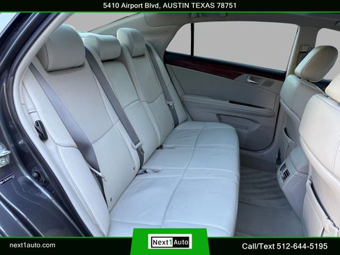 Used 2012 Toyota Avalon Limited image 32