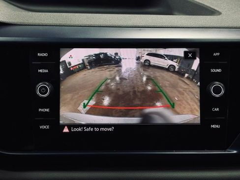 Used 2022 Volkswagen Taos SE w/ Driver Assistance Package image 34