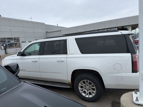 Used 2015 GMC Yukon XL SLE w/ Convenience Package AWD/4WD image 9