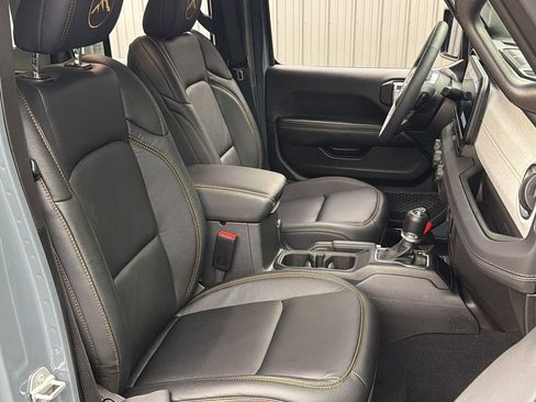 Used 2025 Jeep Wrangler Unlimited Sahara w/ Safety Group AWD/4WD image 35