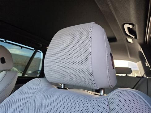 New 2026 BMW X5 xDrive50e w/ Premium Package image 17