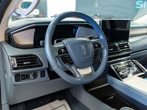 Used 2022 Lincoln Navigator Black Label image 9
